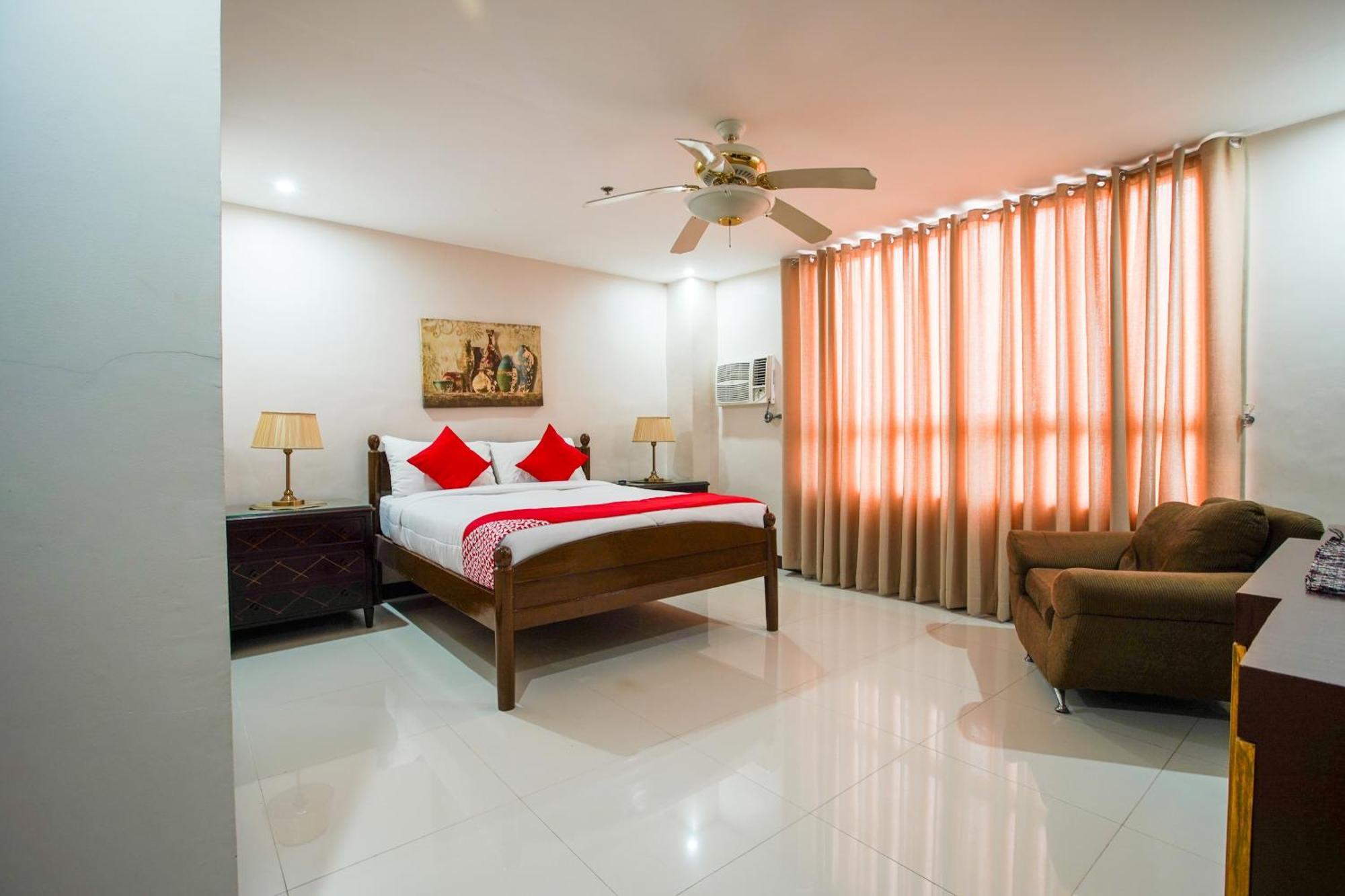 Oyo 236 Hotel Edmundo Pototan Buitenkant foto