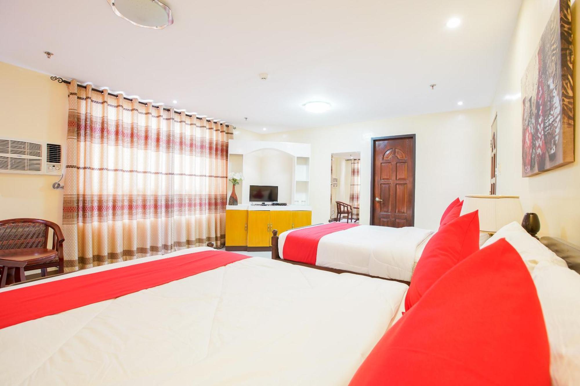 Oyo 236 Hotel Edmundo Pototan Buitenkant foto
