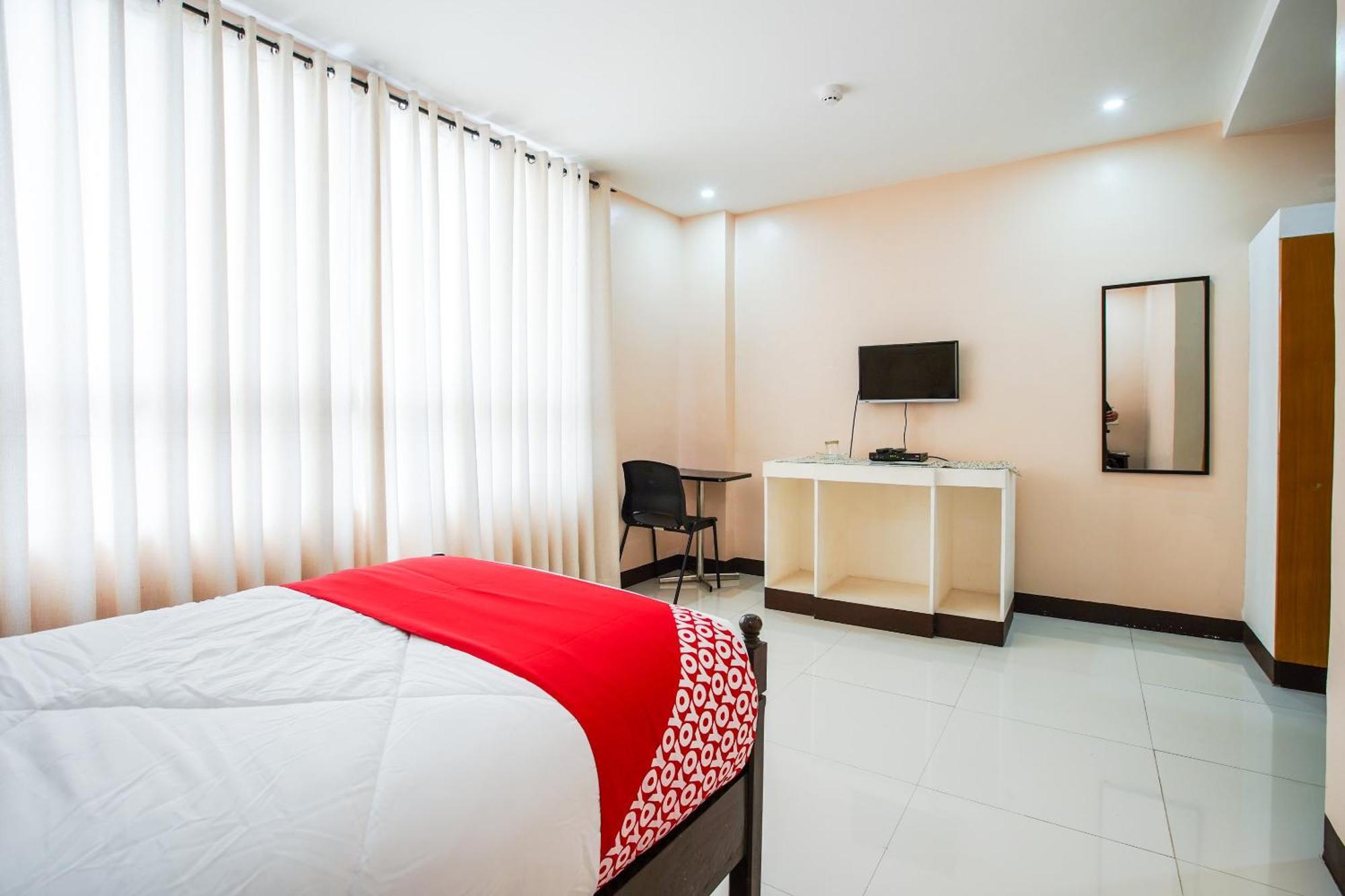 Oyo 236 Hotel Edmundo Pototan Buitenkant foto