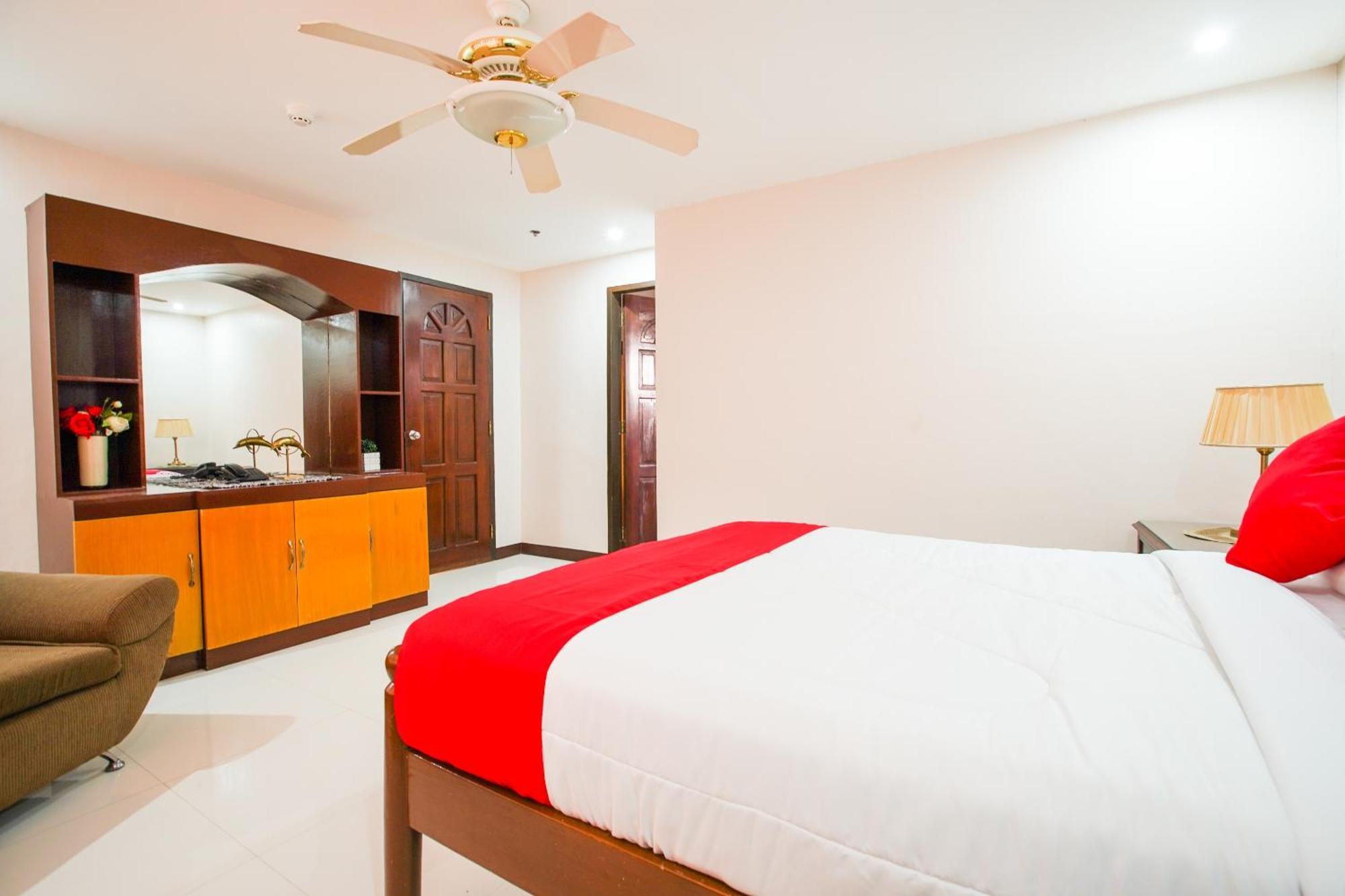 Oyo 236 Hotel Edmundo Pototan Buitenkant foto