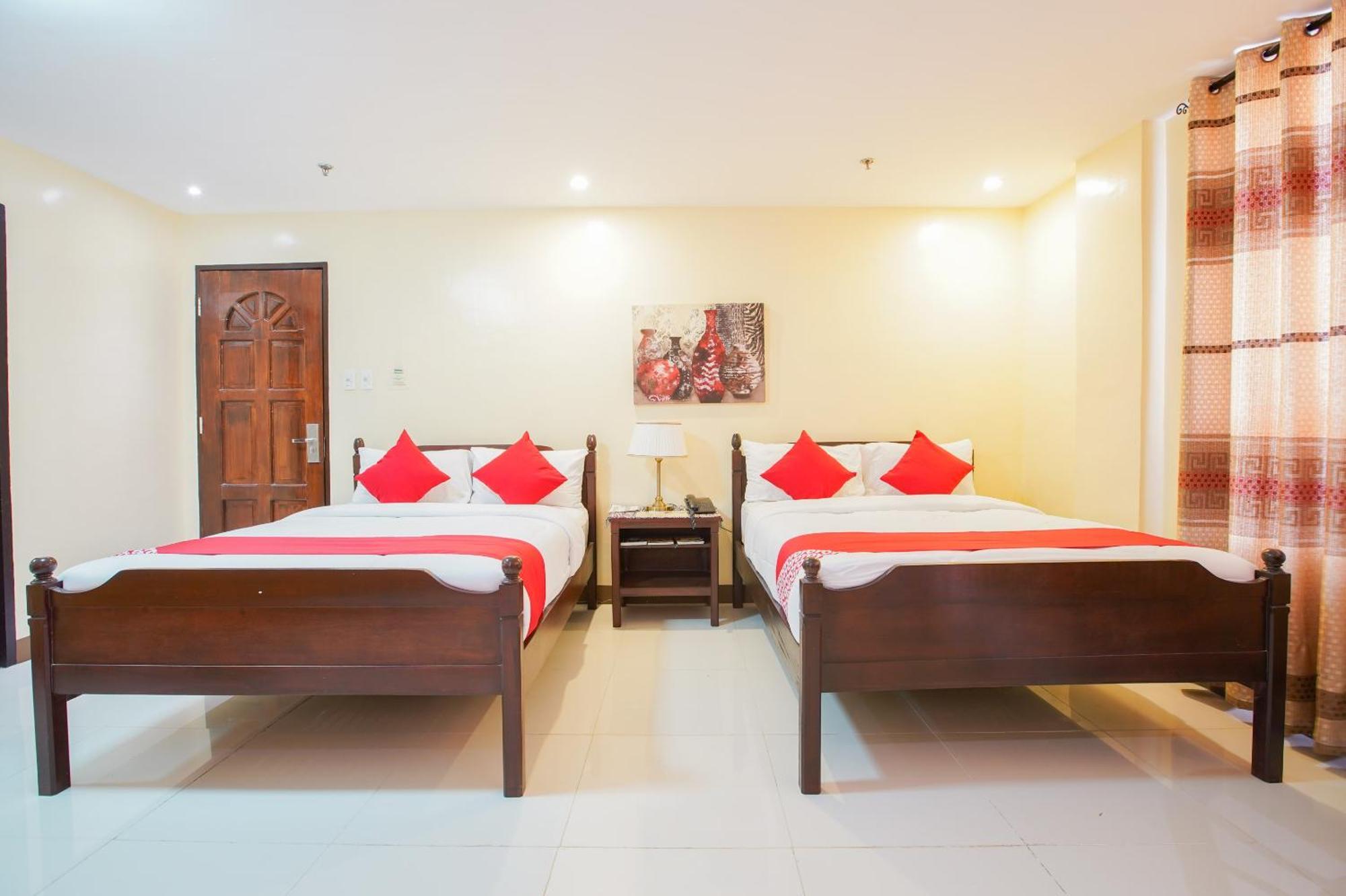 Oyo 236 Hotel Edmundo Pototan Buitenkant foto