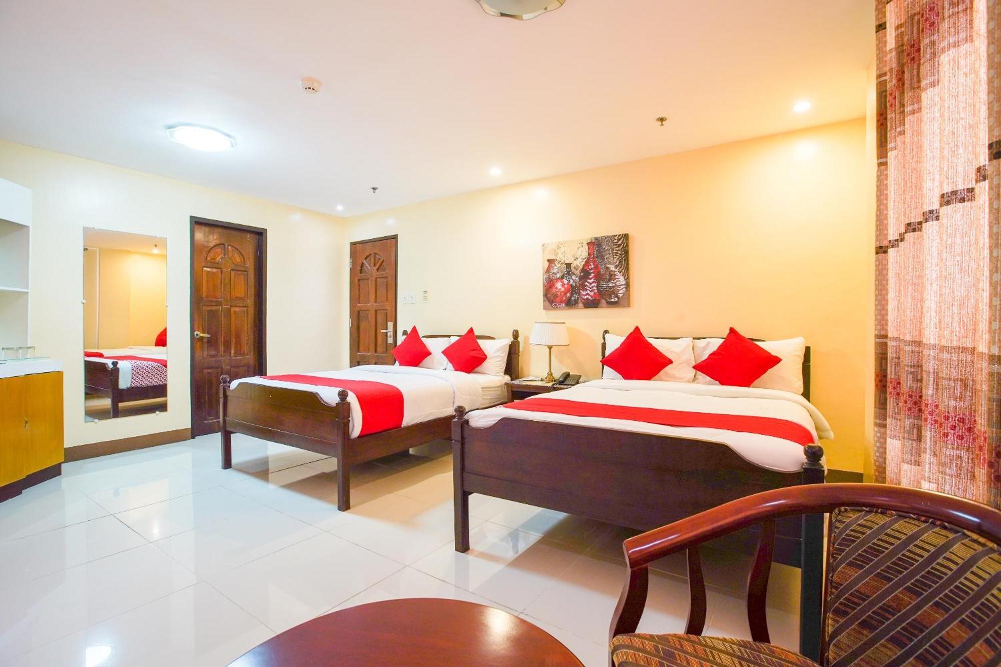 Oyo 236 Hotel Edmundo Pototan Buitenkant foto