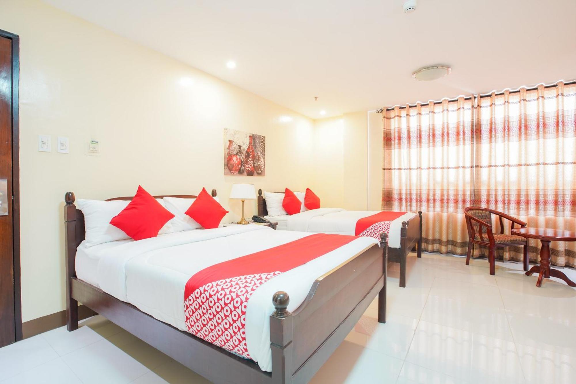 Oyo 236 Hotel Edmundo Pototan Buitenkant foto
