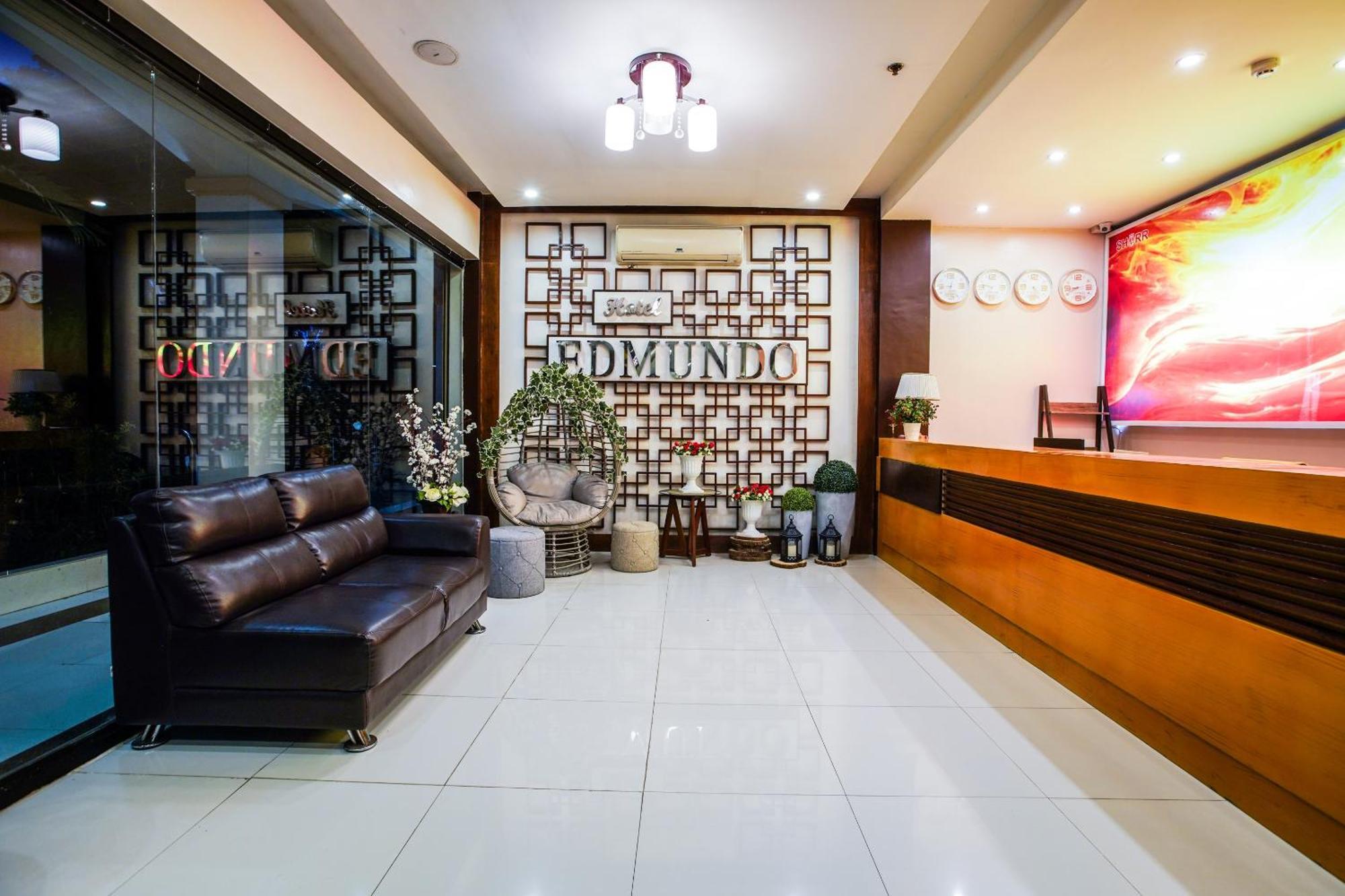 Oyo 236 Hotel Edmundo Pototan Buitenkant foto